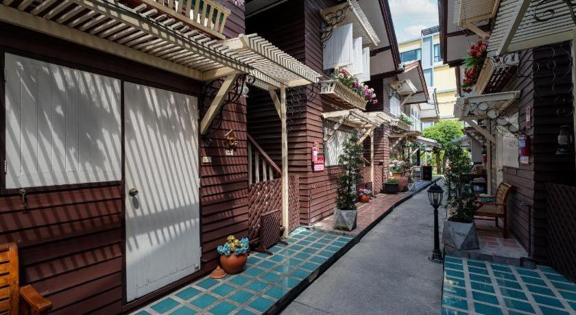 Resort Bangphlat Bangkok Exterior foto