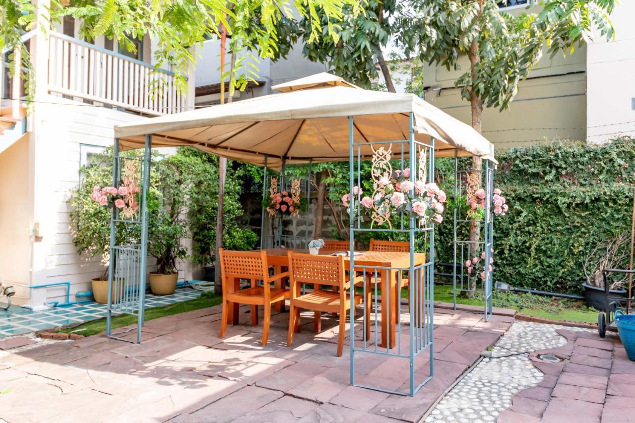 Resort Bangphlat Bangkok Exterior foto